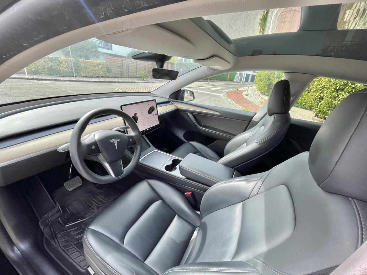 tesla-model-y-standard-range-rwd-2023-eletrico